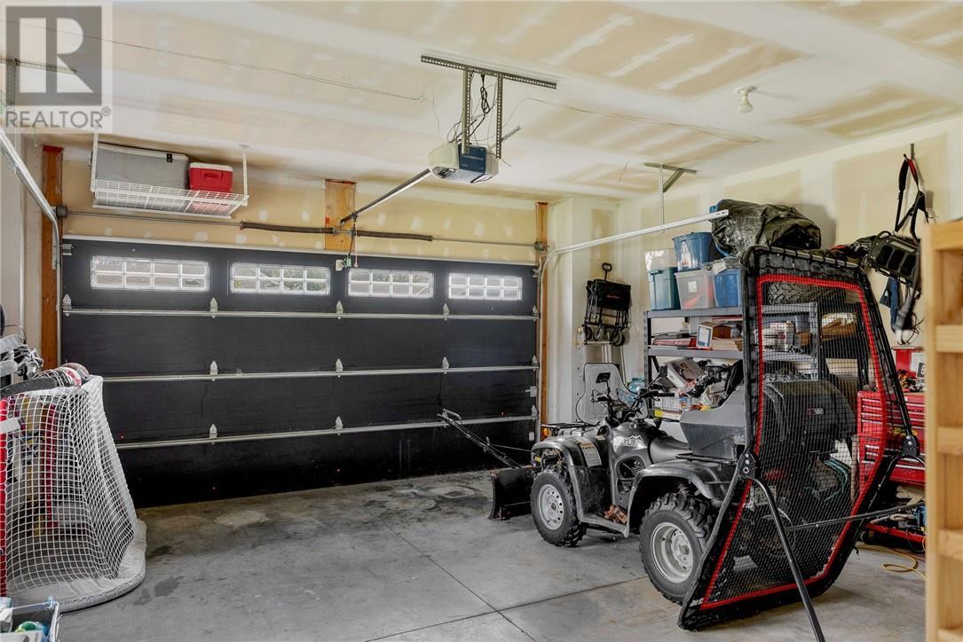 3668 Keith Avenue, Chelmsford, ON - Indoor Photo Showing Garage