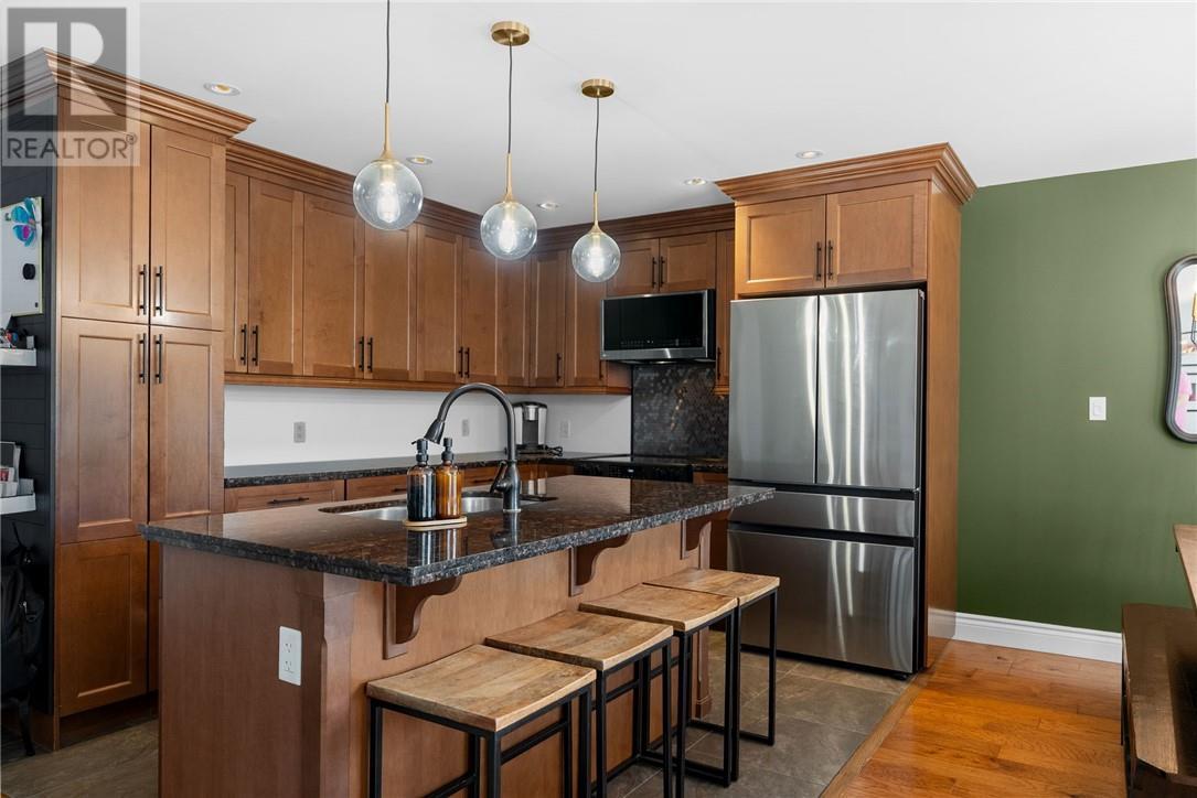 3668 Keith Avenue, Chelmsford, ON - Indoor Photo Showing Kitchen