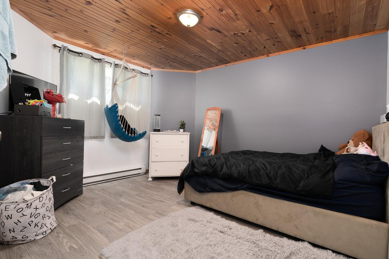 Bureau - 54 Ch. Du Pont-Rouge, Grand-Remous, QC - Indoor Photo Showing Bedroom