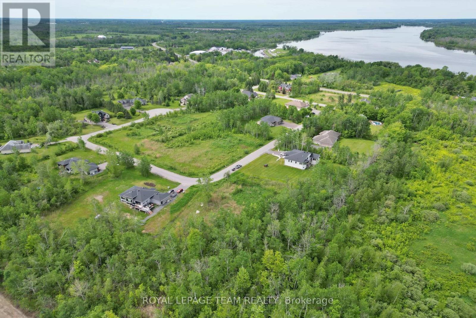 17 Rideau Crossing Crescent, North Grenville, ON