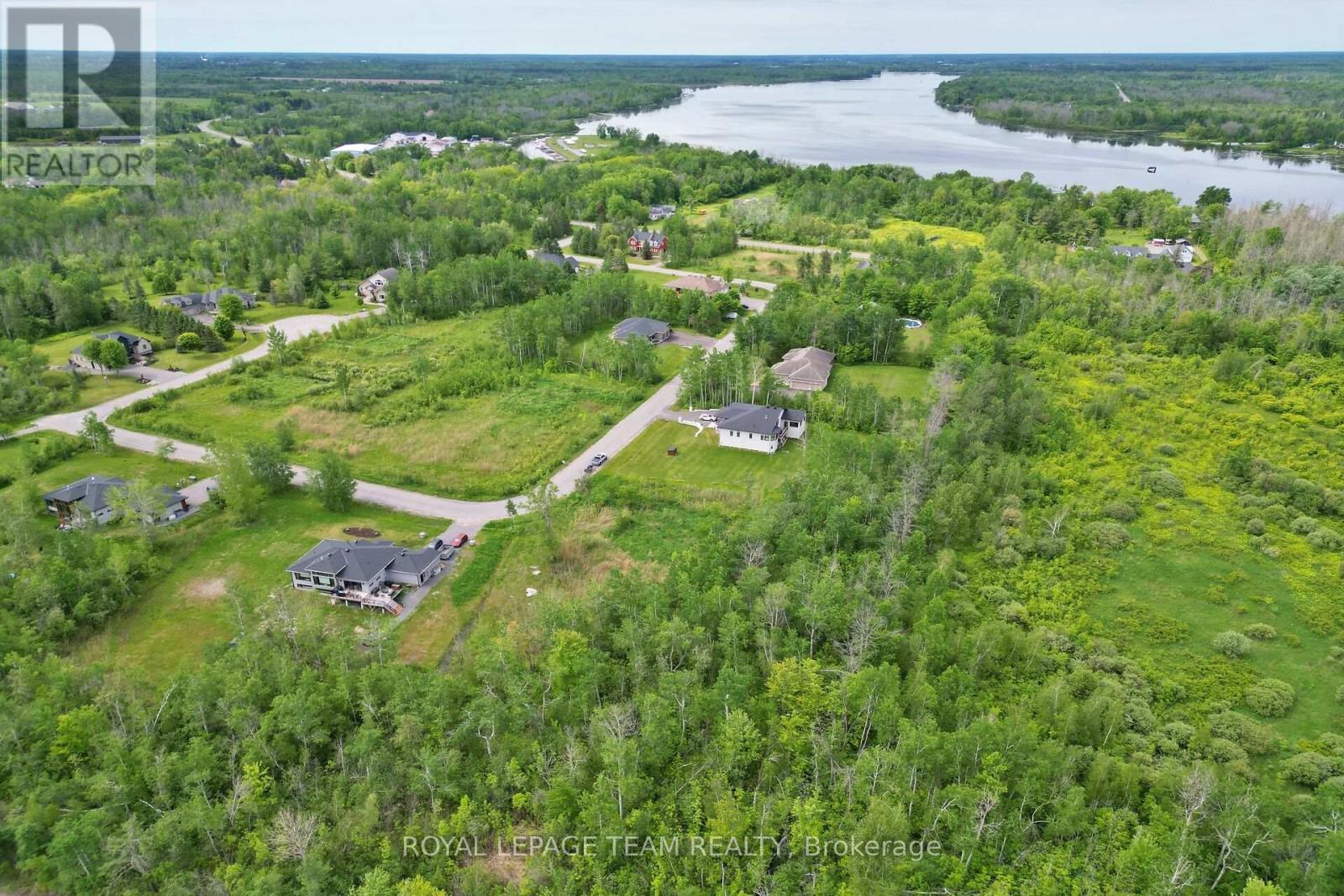 17 Rideau Crossing Crescent, North Grenville, ON