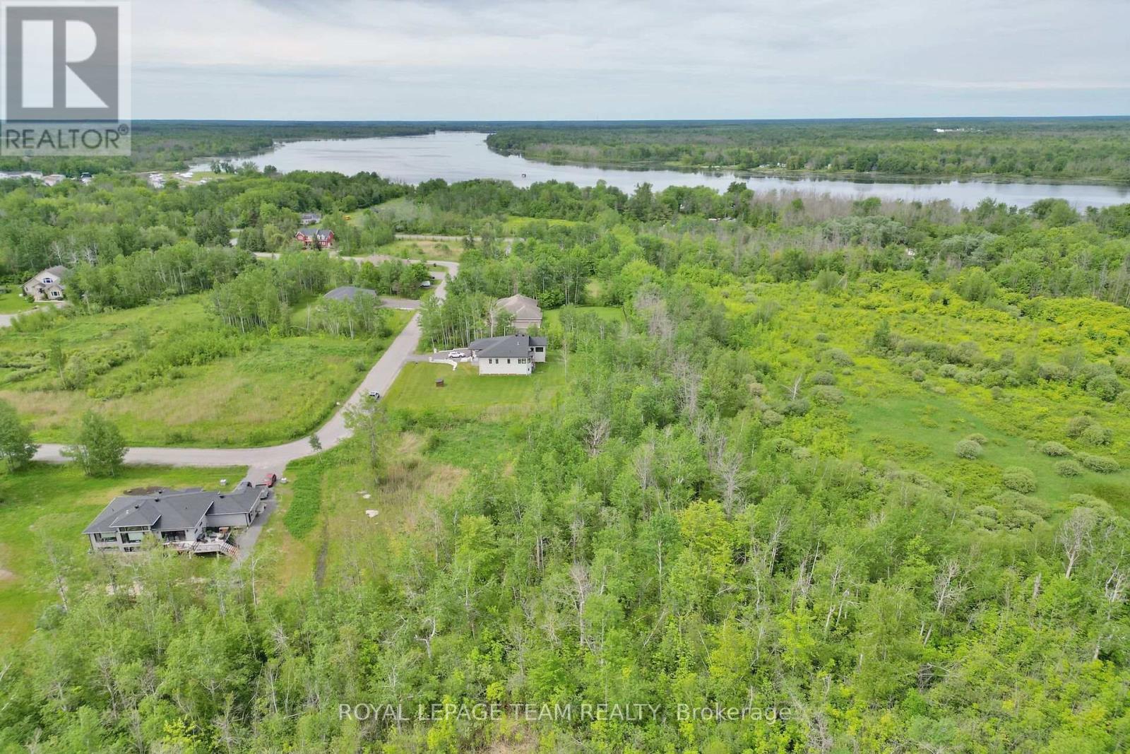 17 Rideau Crossing Crescent, North Grenville, ON