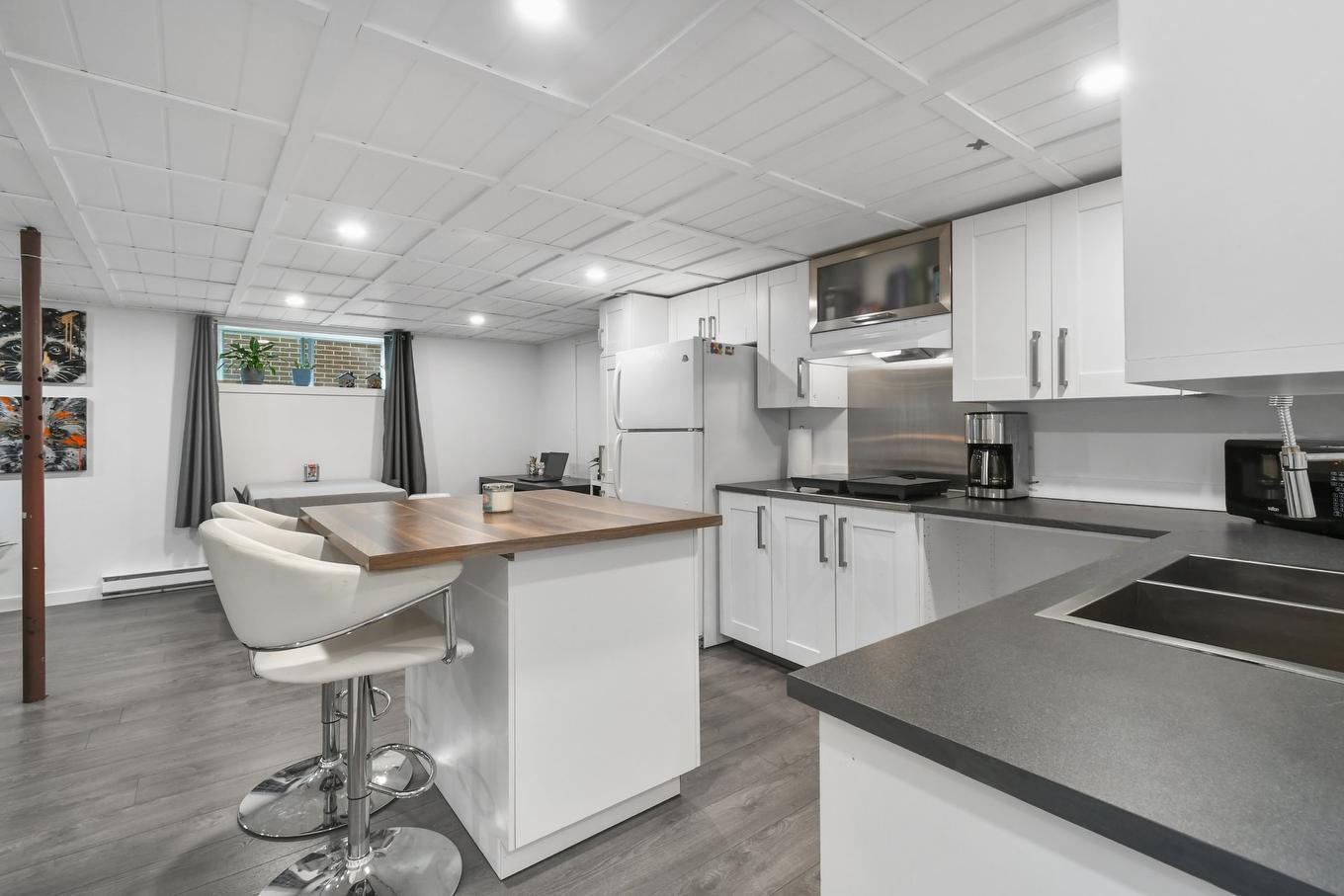 Cuisine - 31 Av. De Médoc, Candiac, QC - Indoor Photo Showing Kitchen With Double Sink