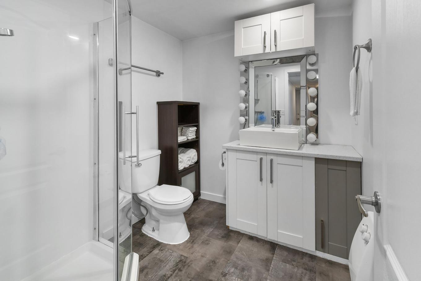 Salle de bains - 31 Av. De Médoc, Candiac, QC - Indoor Photo Showing Bathroom