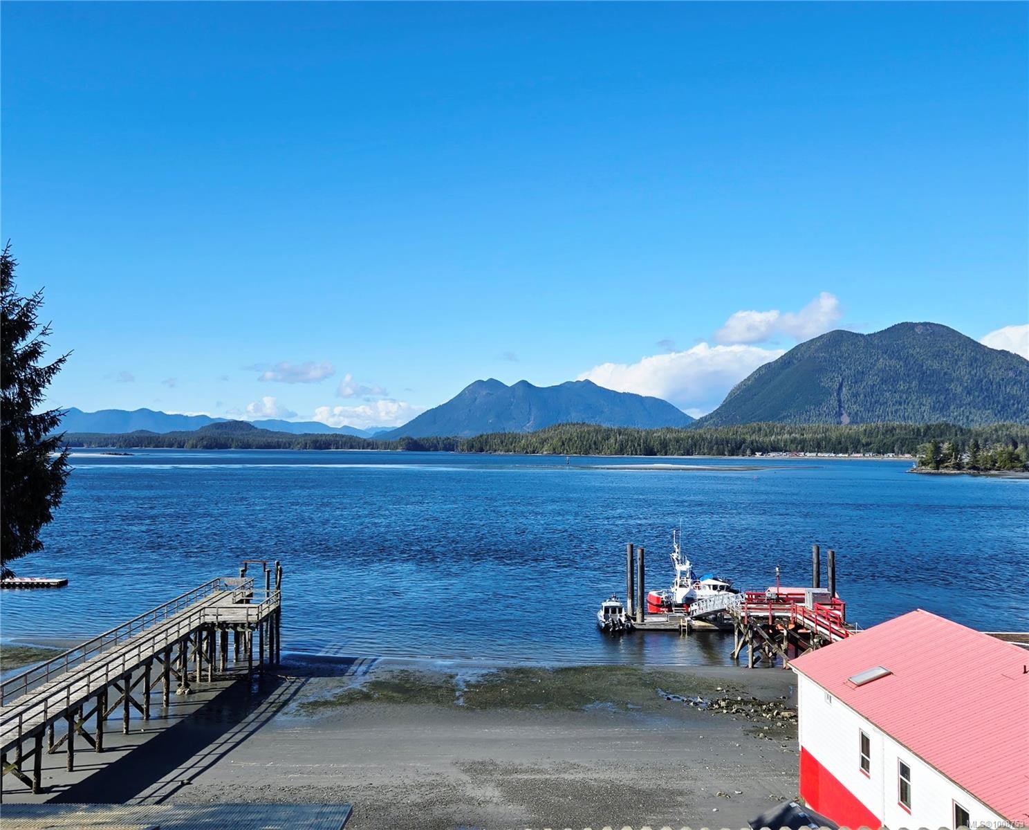 320 Main St, Tofino, BC