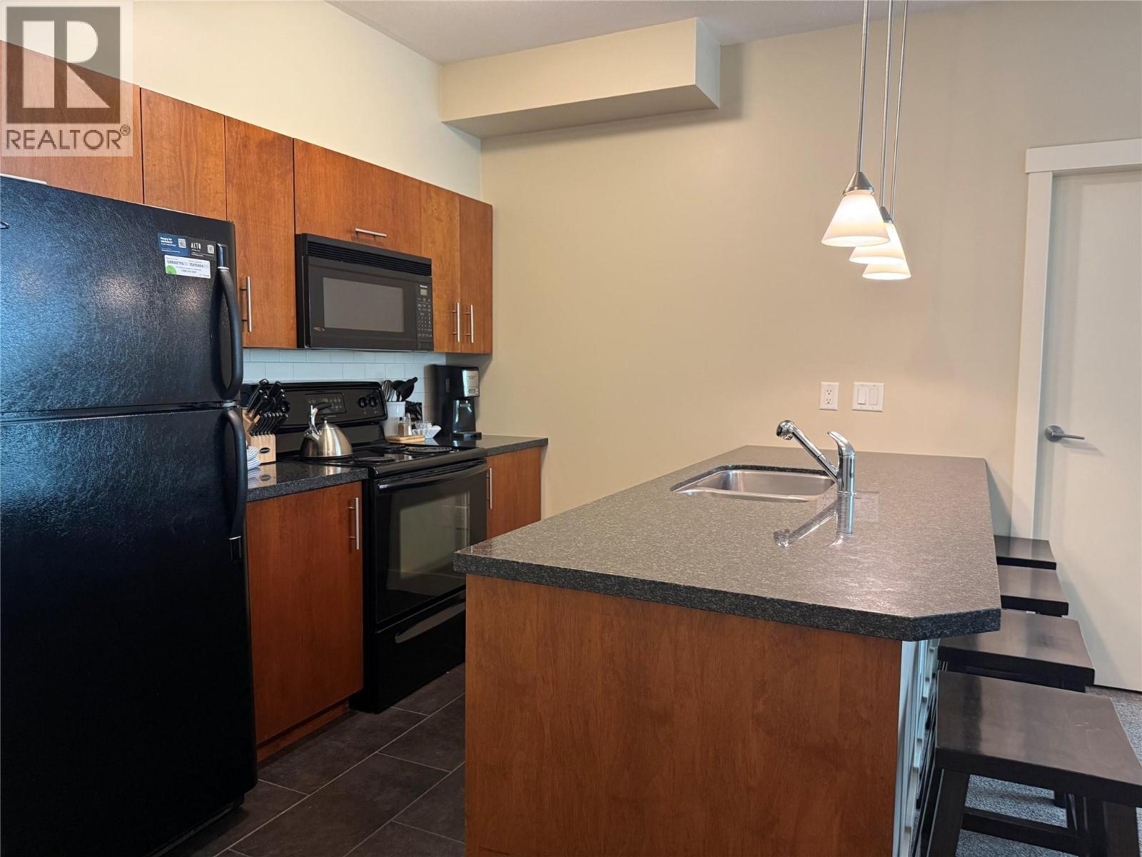 2049 Summit Drive Unit# 115D, Panorama, BC - Indoor Photo Showing Kitchen