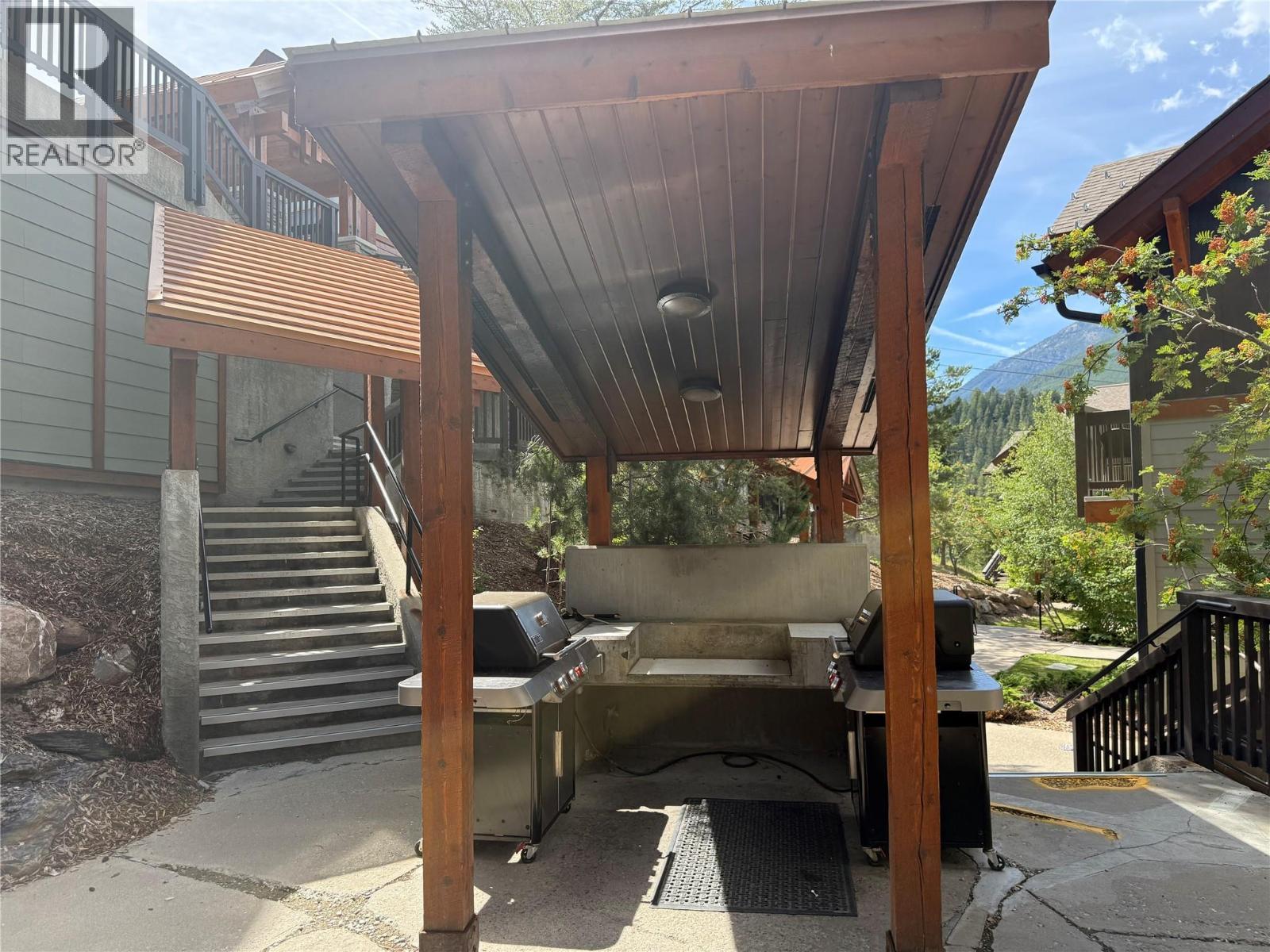 2049 Summit Drive Unit# 115D, Panorama, BC - Outdoor