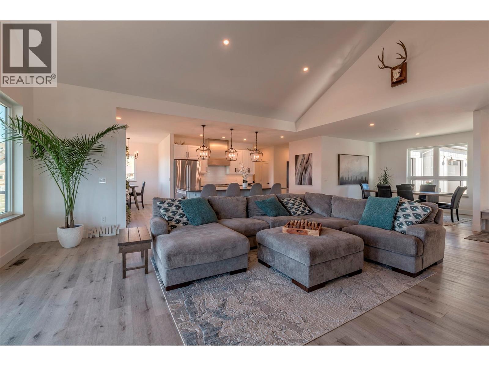 123 Ranchland Place, Coldstream, BC - Indoor Photo Showing Living Room