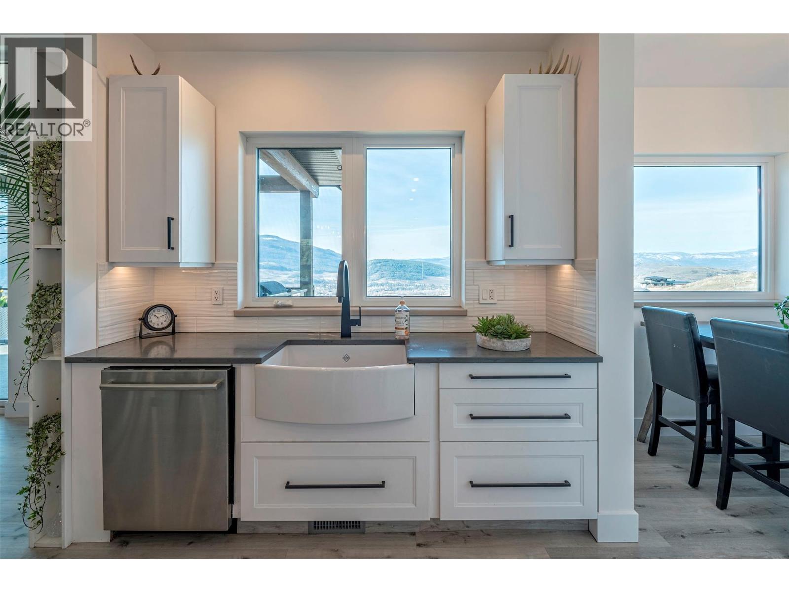 123 Ranchland Place, Coldstream, BC - Indoor Photo Showing Kitchen With Upgraded Kitchen