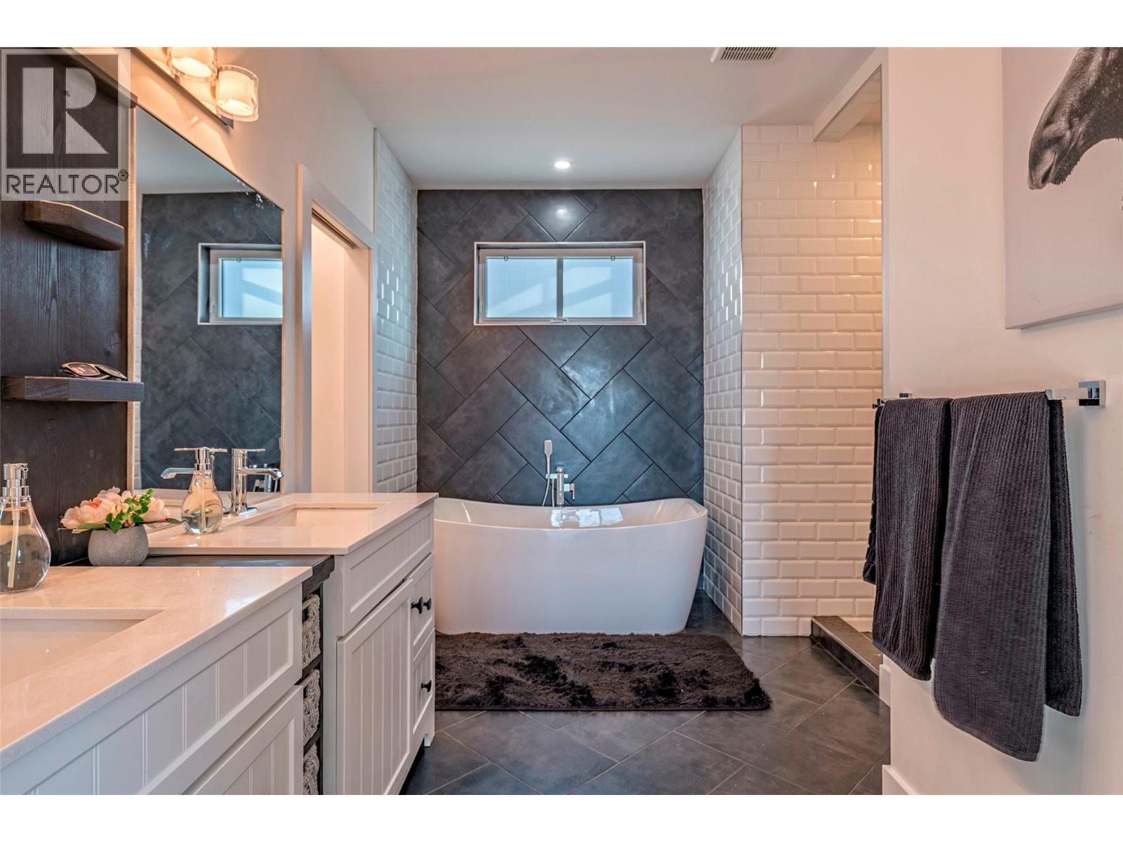 123 Ranchland Place, Coldstream, BC - Indoor Photo Showing Bathroom