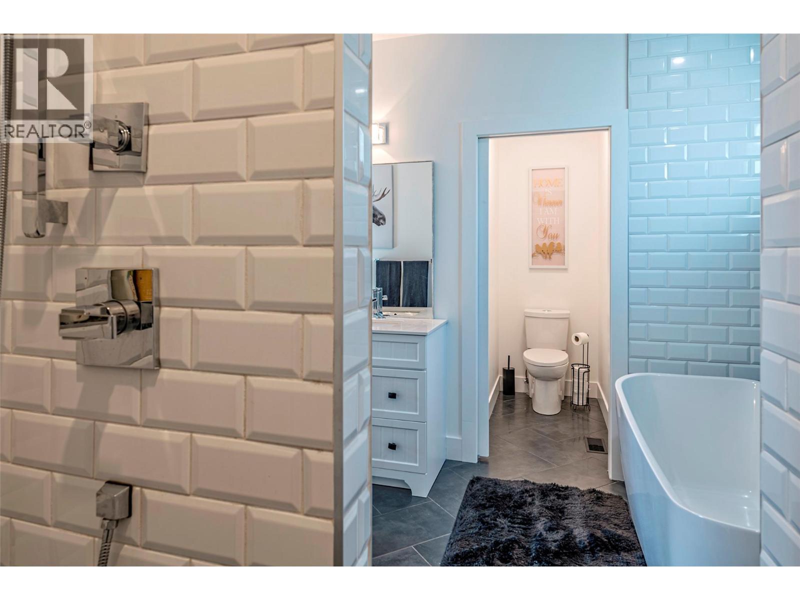 123 Ranchland Place, Coldstream, BC - Indoor Photo Showing Bathroom