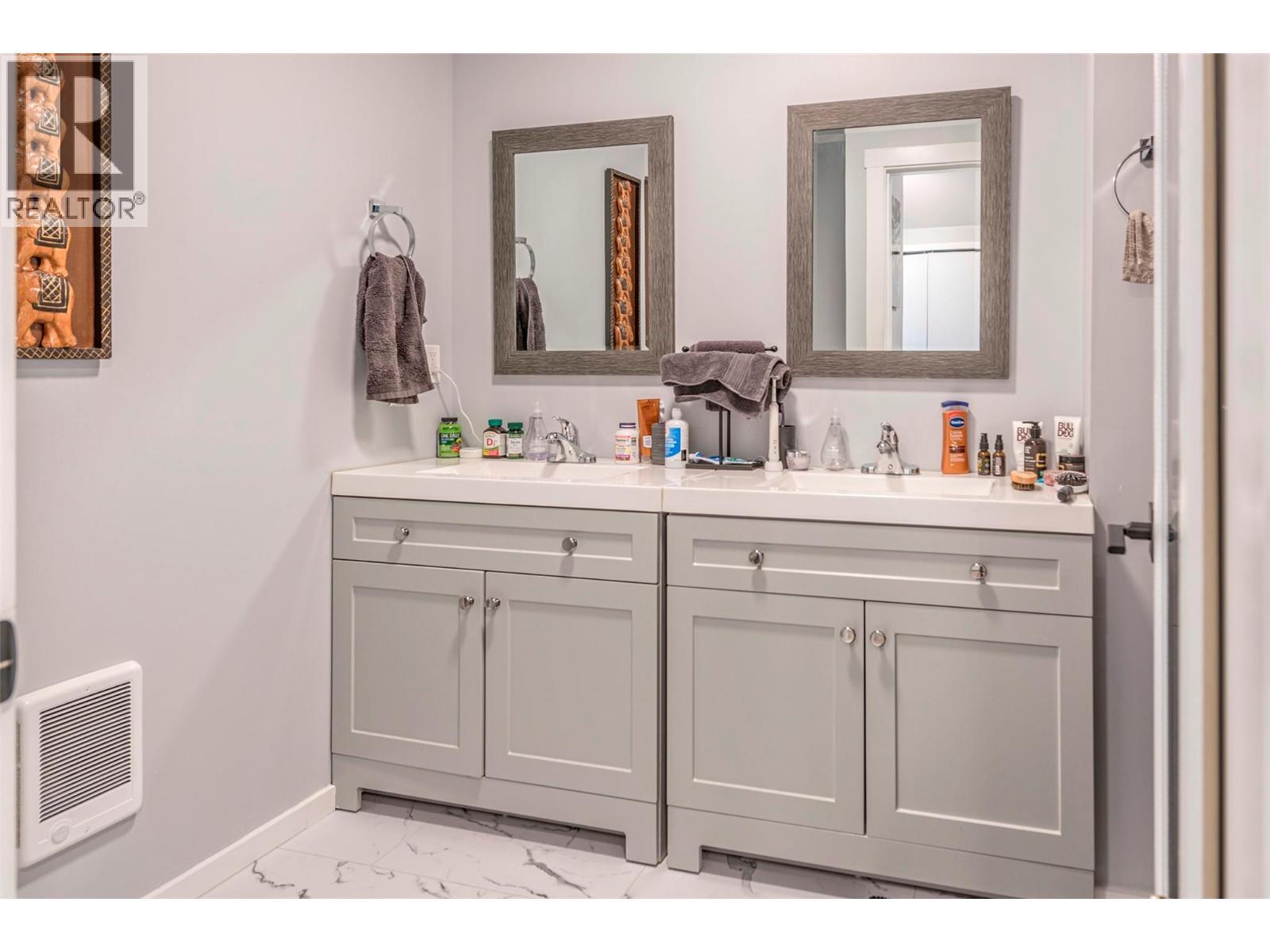 123 Ranchland Place, Coldstream, BC - Indoor Photo Showing Bathroom