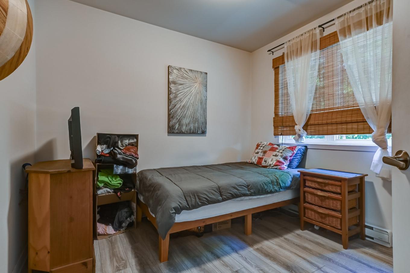 Chambre à coucher - 217 Rue Des Capucines, Saint-Hippolyte, QC - Indoor Photo Showing Bedroom