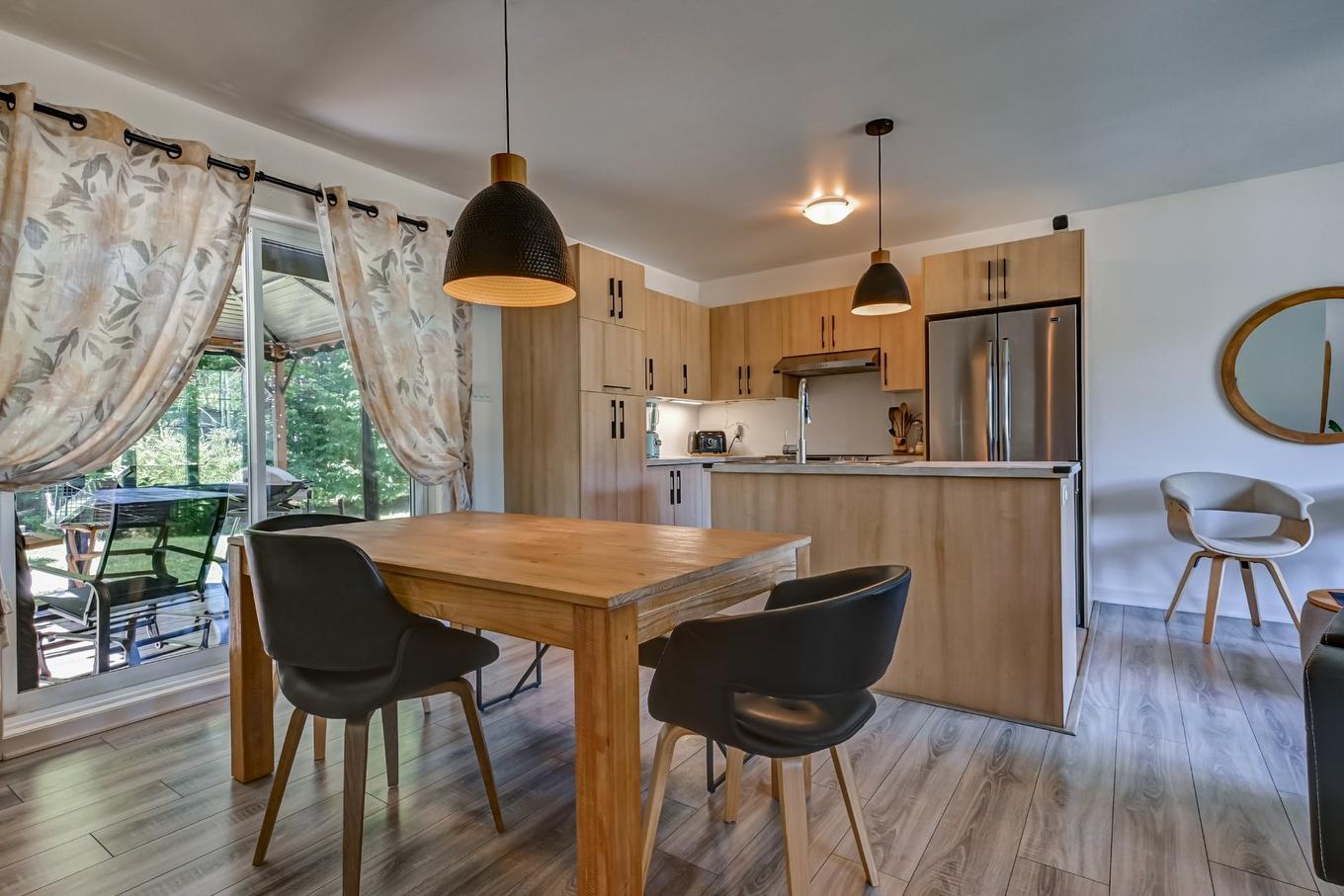 Salle à manger - 217 Rue Des Capucines, Saint-Hippolyte, QC - Indoor