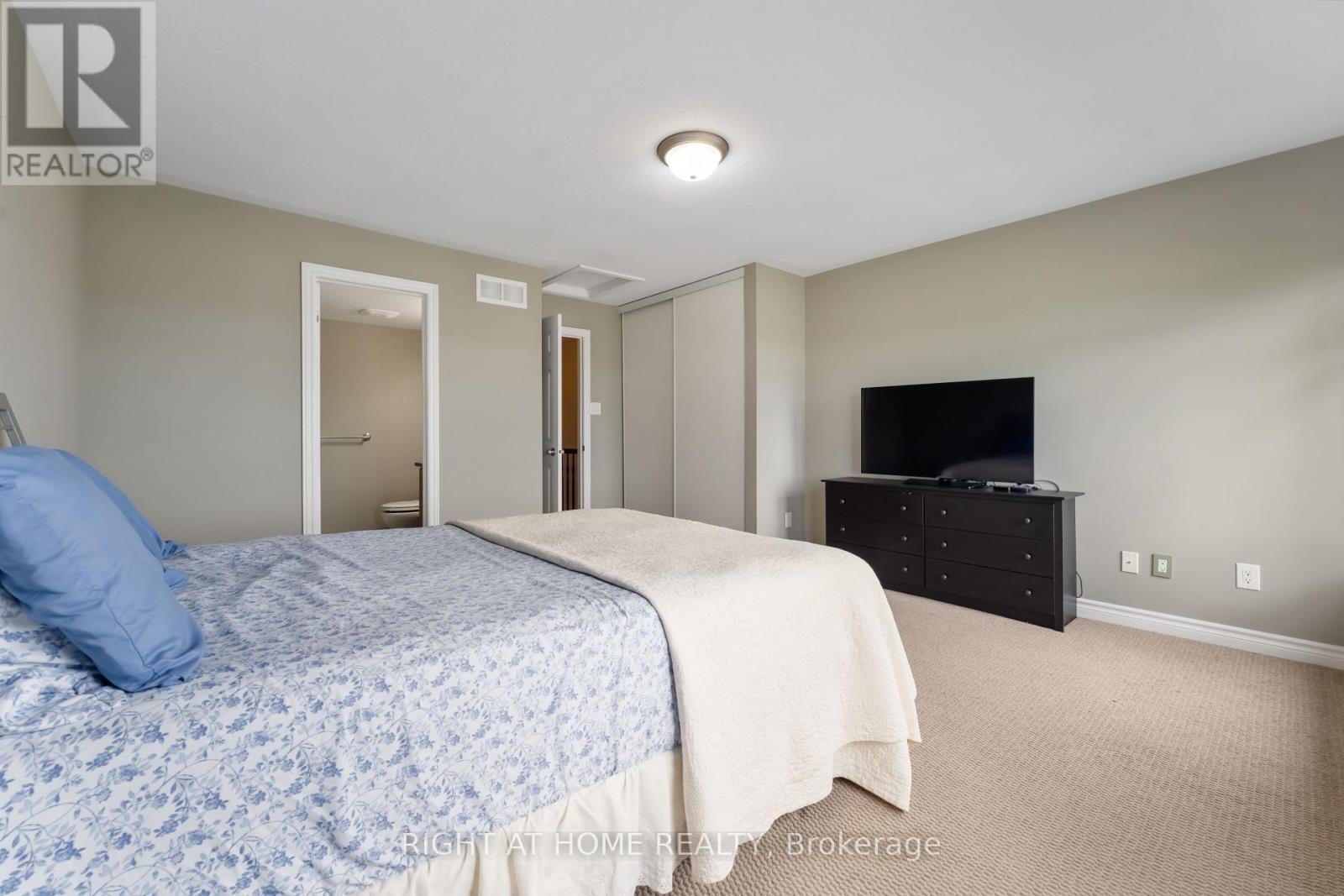 25 - 62 Argent Private, Ottawa, ON - Indoor Photo Showing Bedroom