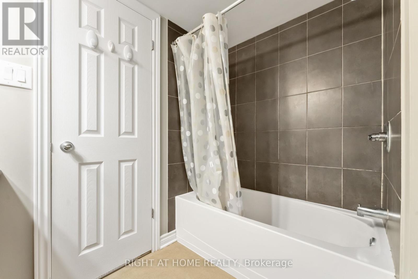 25 - 62 Argent Private, Ottawa, ON - Indoor Photo Showing Bathroom