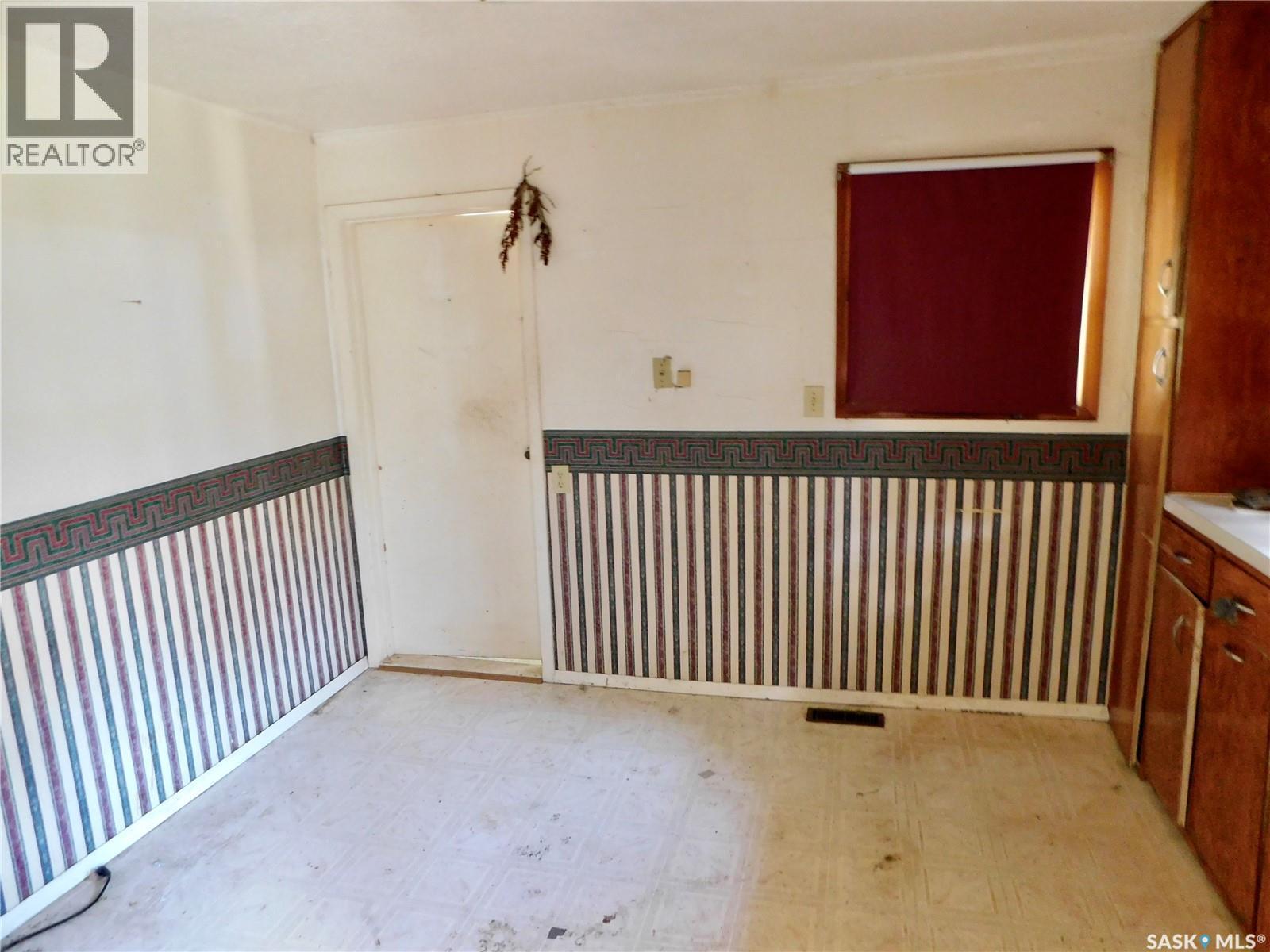 410 6Th Avenue E, Assiniboia, SK - Photo Showing Other Room