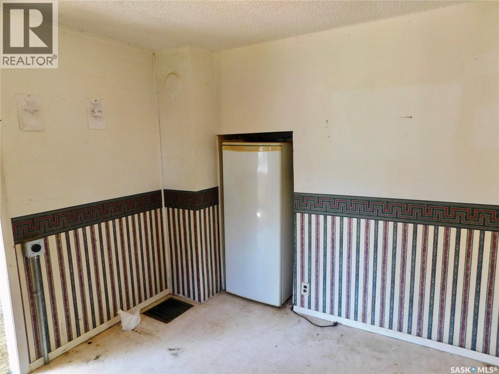 410 6Th Avenue E, Assiniboia, SK - Photo Showing Other Room