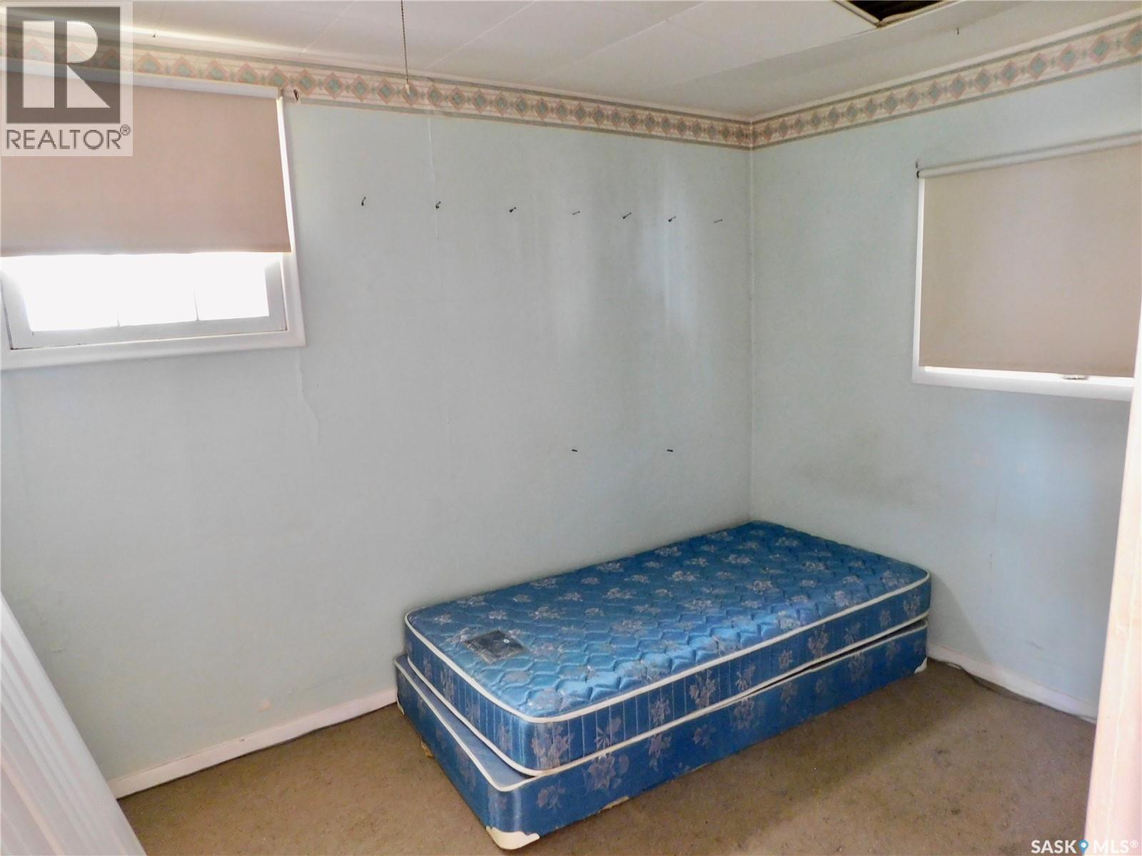 410 6Th Avenue E, Assiniboia, SK - Indoor Photo Showing Bedroom