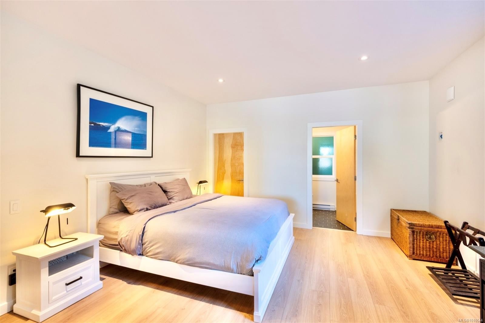 1316 Lynn Rd, Tofino, BC