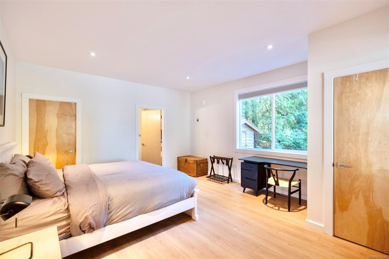 1316 Lynn Rd, Tofino, BC