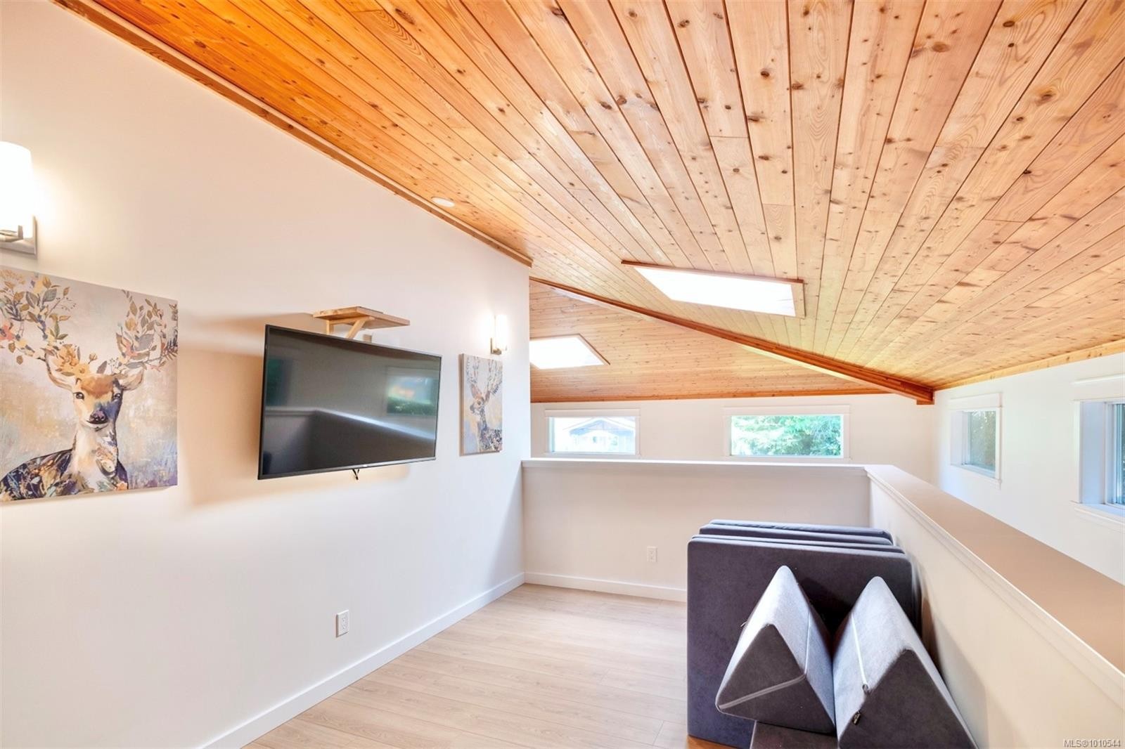 1316 Lynn Rd, Tofino, BC