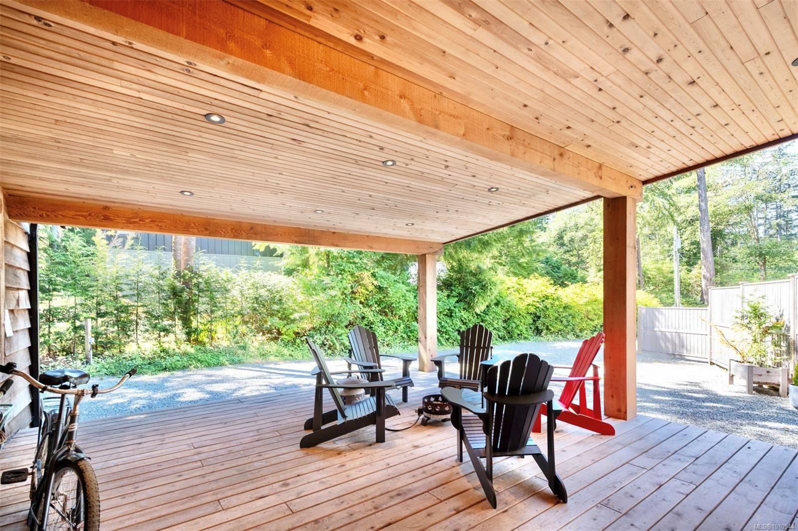 1316 Lynn Rd, Tofino, BC