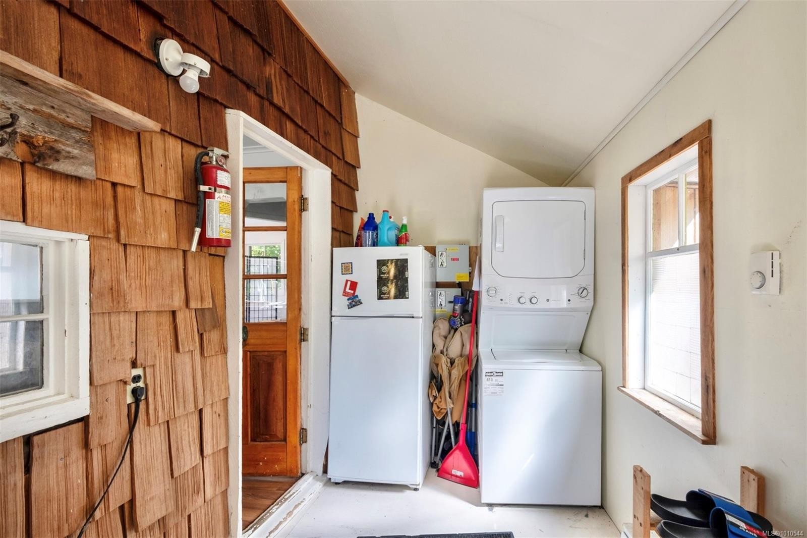 1316 Lynn Rd, Tofino, BC