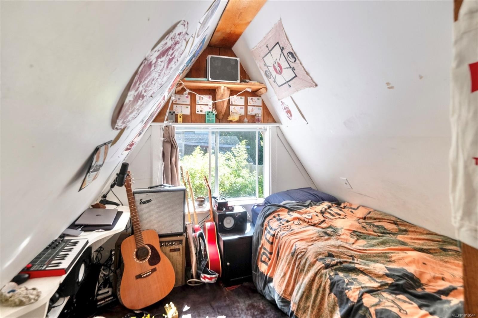 1316 Lynn Rd, Tofino, BC