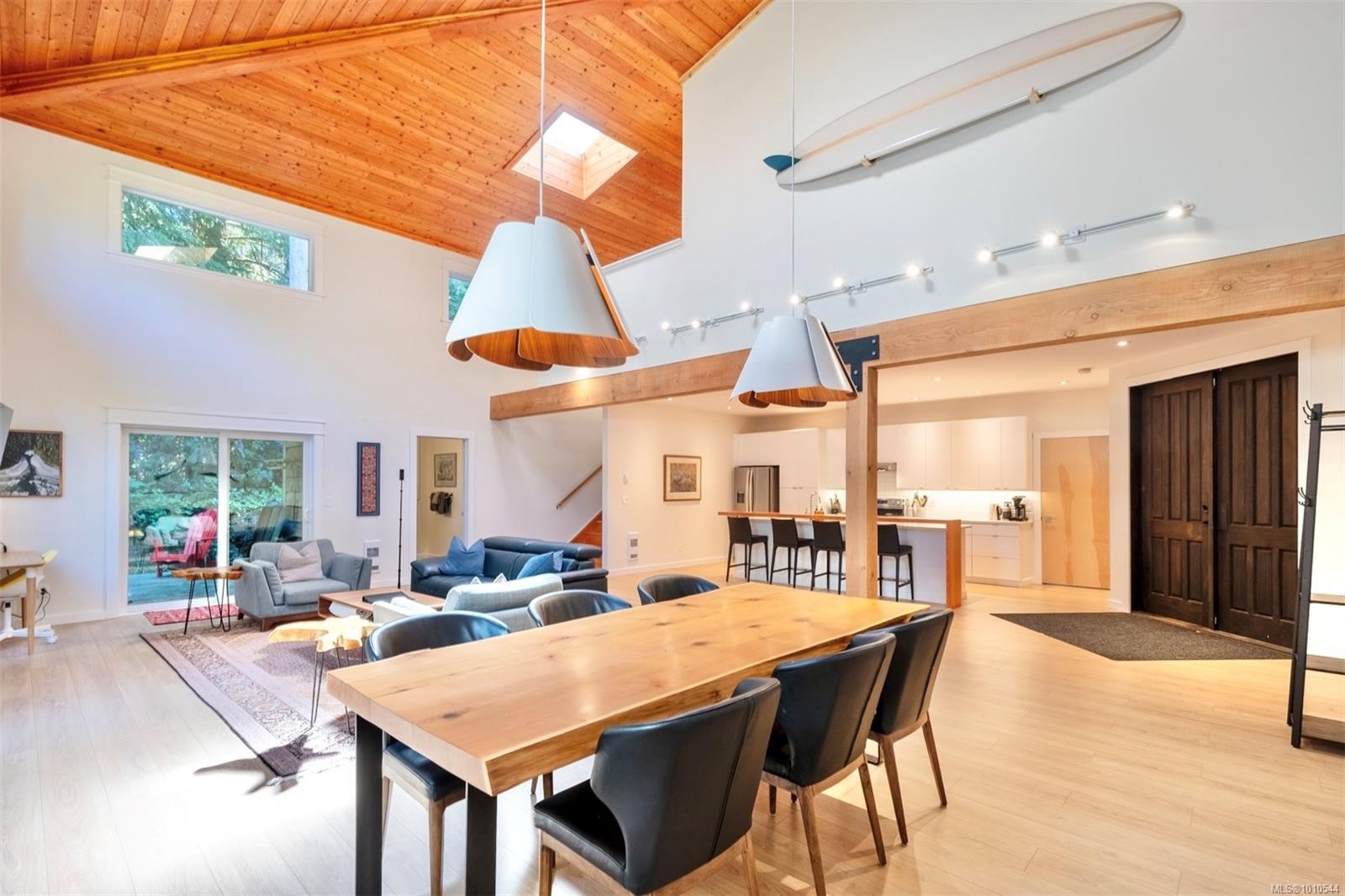 1316 Lynn Rd, Tofino, BC