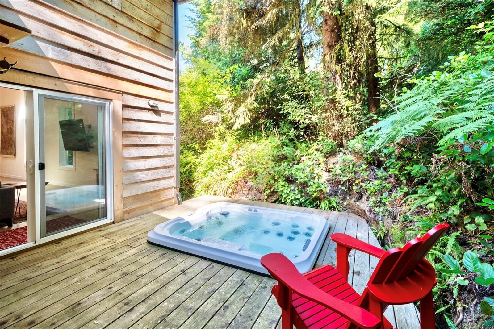 1316 Lynn Rd, Tofino, BC