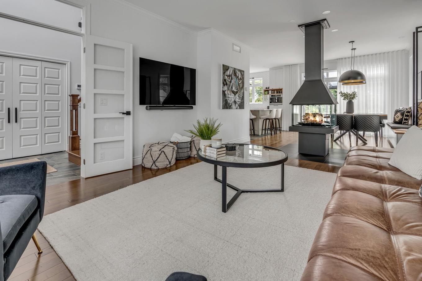 Living room - 6 Rue Ernest-Trotier, Baie-Saint-Paul, QC - Indoor Photo Showing Living Room