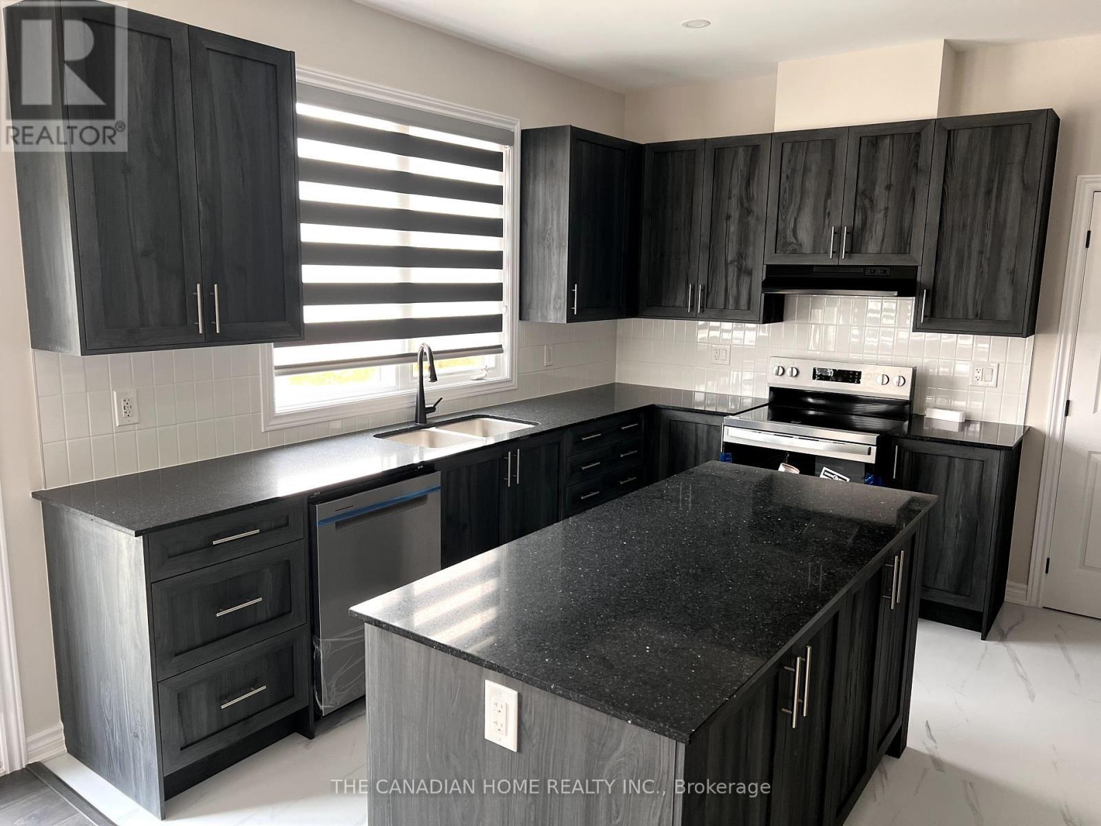 808 Anemone Mews, Ottawa, ON - Indoor Photo Showing Kitchen With Double Sink