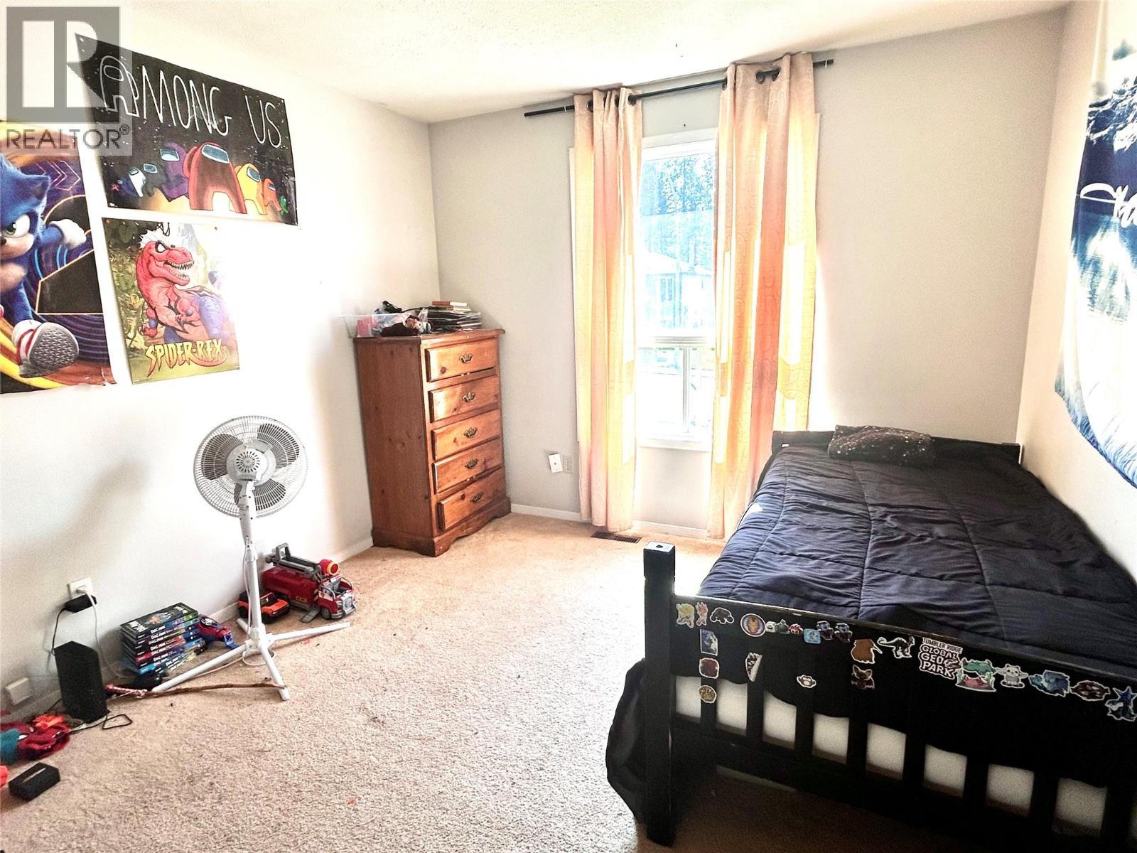 156 Gwillim Crescent, Tumbler Ridge, BC - Indoor Photo Showing Bedroom