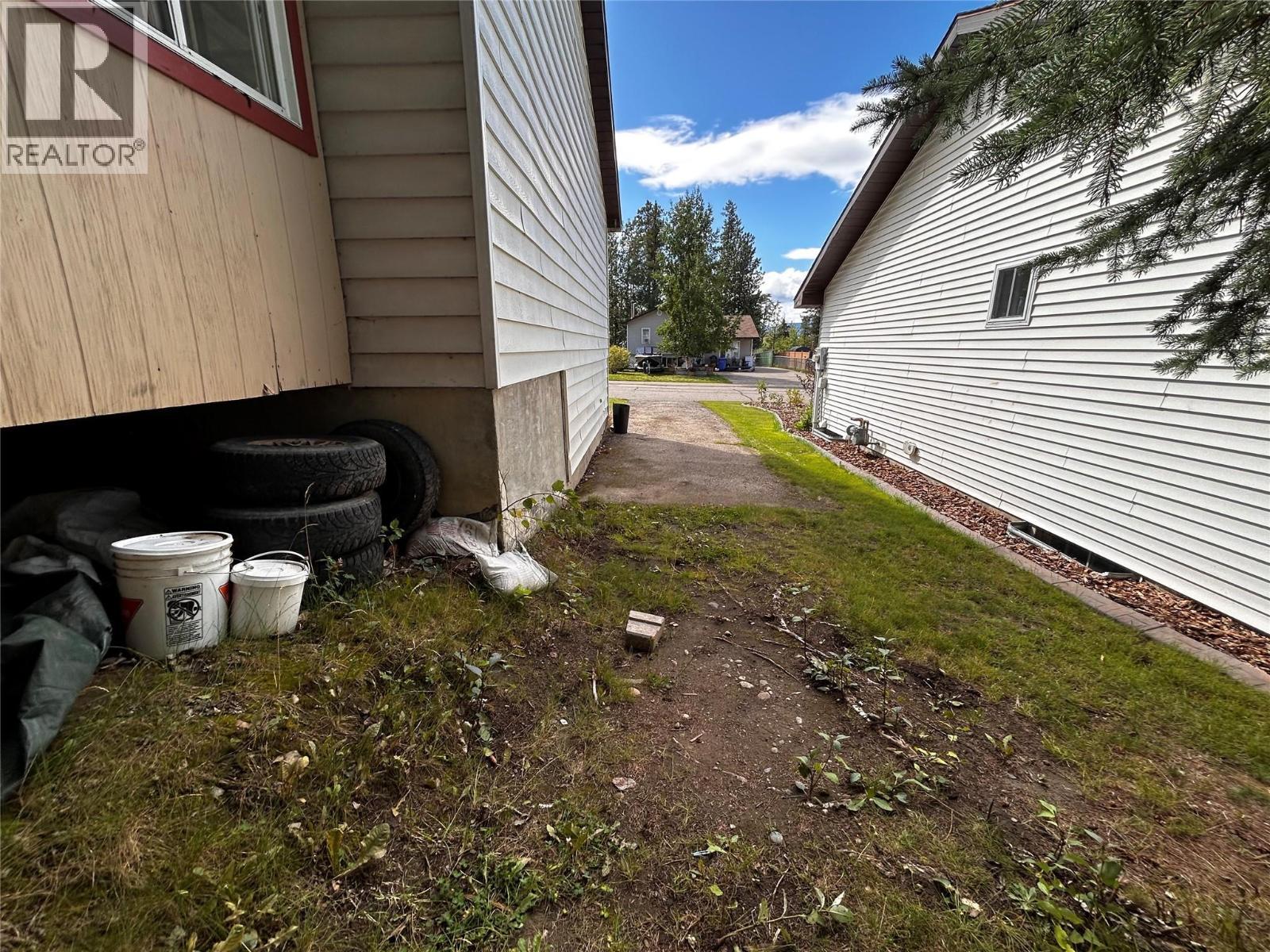 156 Gwillim Crescent, Tumbler Ridge, BC - Outdoor With Exterior