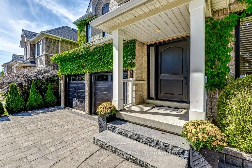 42 Mynden Way, Newmarket, ON - Outdoor With Deck Patio Veranda