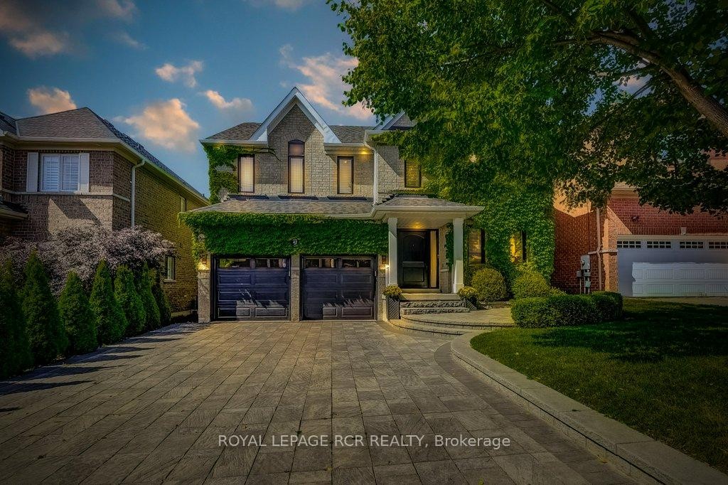 42 Mynden Way, Newmarket, ON - Outdoor