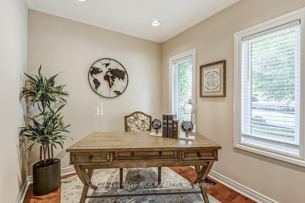 42 Mynden Way, Newmarket, ON - Indoor Photo Showing Dining Room