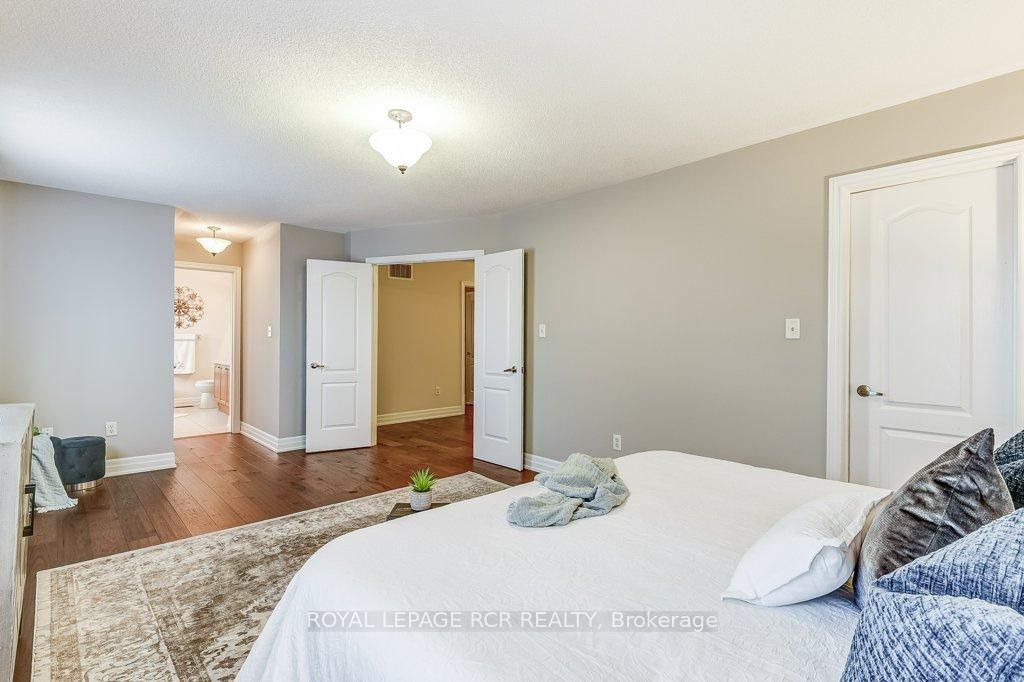 42 Mynden Way, Newmarket, ON - Indoor Photo Showing Bedroom