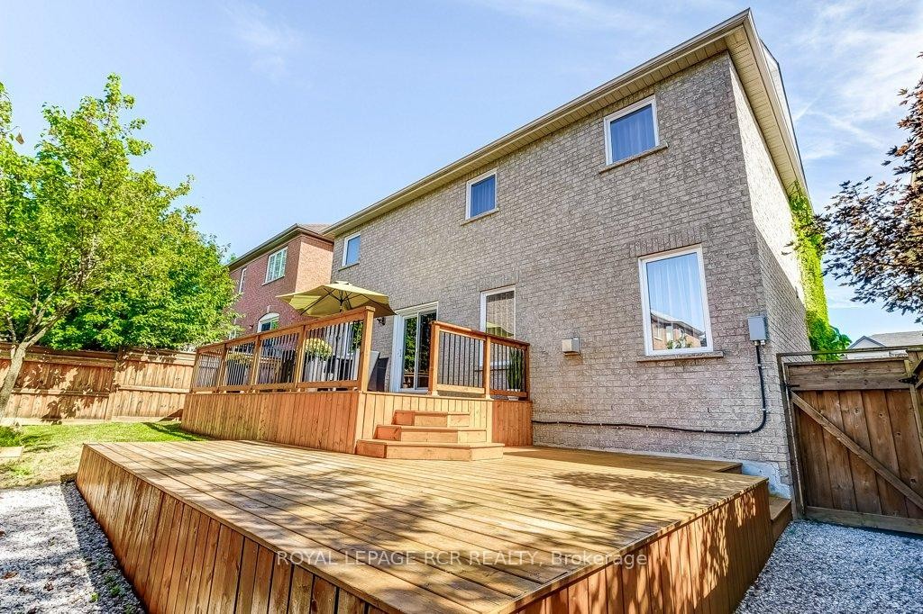 42 Mynden Way, Newmarket, ON - Outdoor With Deck Patio Veranda With Exterior