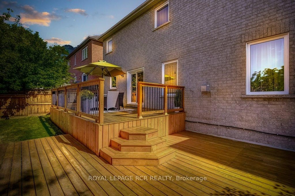 42 Mynden Way, Newmarket, ON - Outdoor With Deck Patio Veranda With Exterior