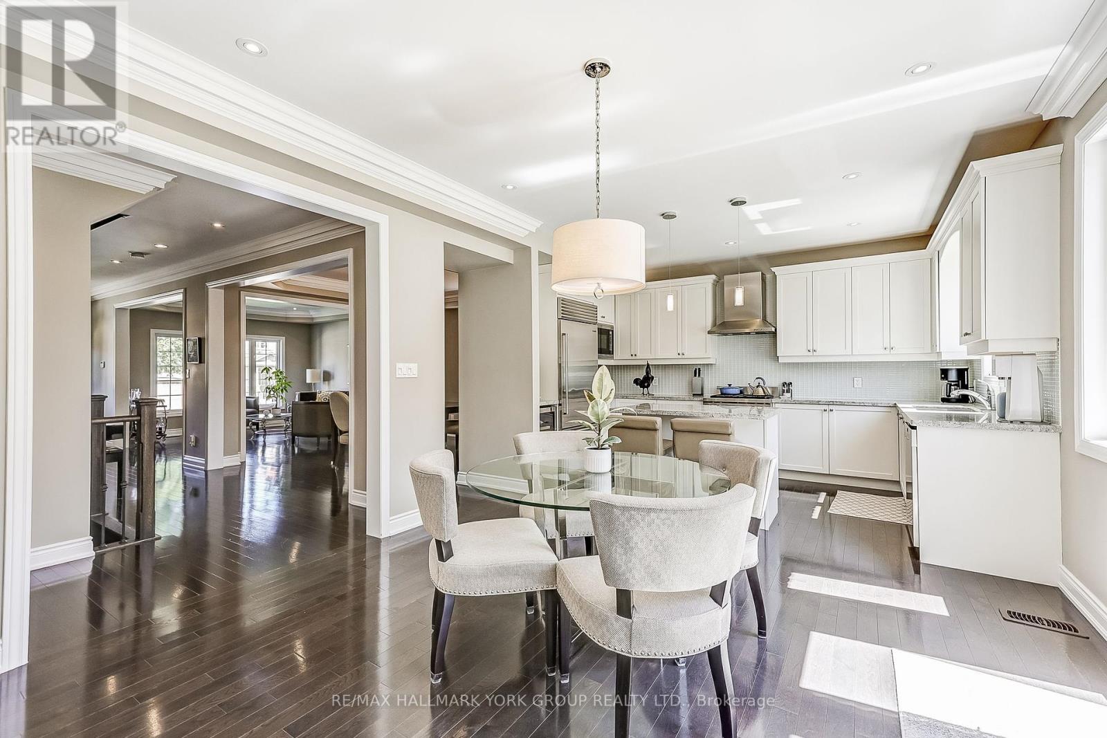 1022 Sherman Brock Circle, Newmarket, ON - Indoor Photo Showing Dining Room