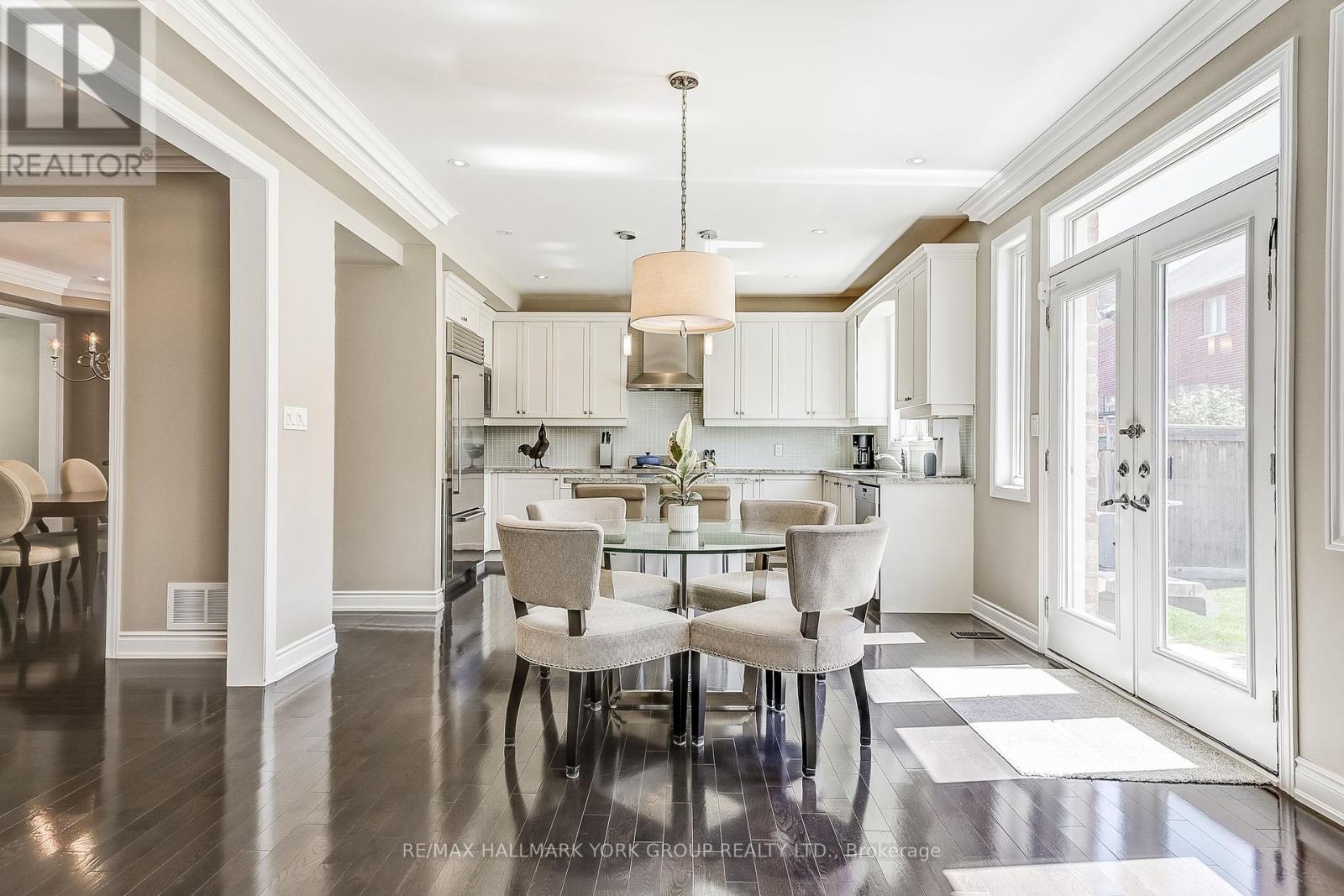 1022 Sherman Brock Circle, Newmarket, ON - Indoor Photo Showing Dining Room
