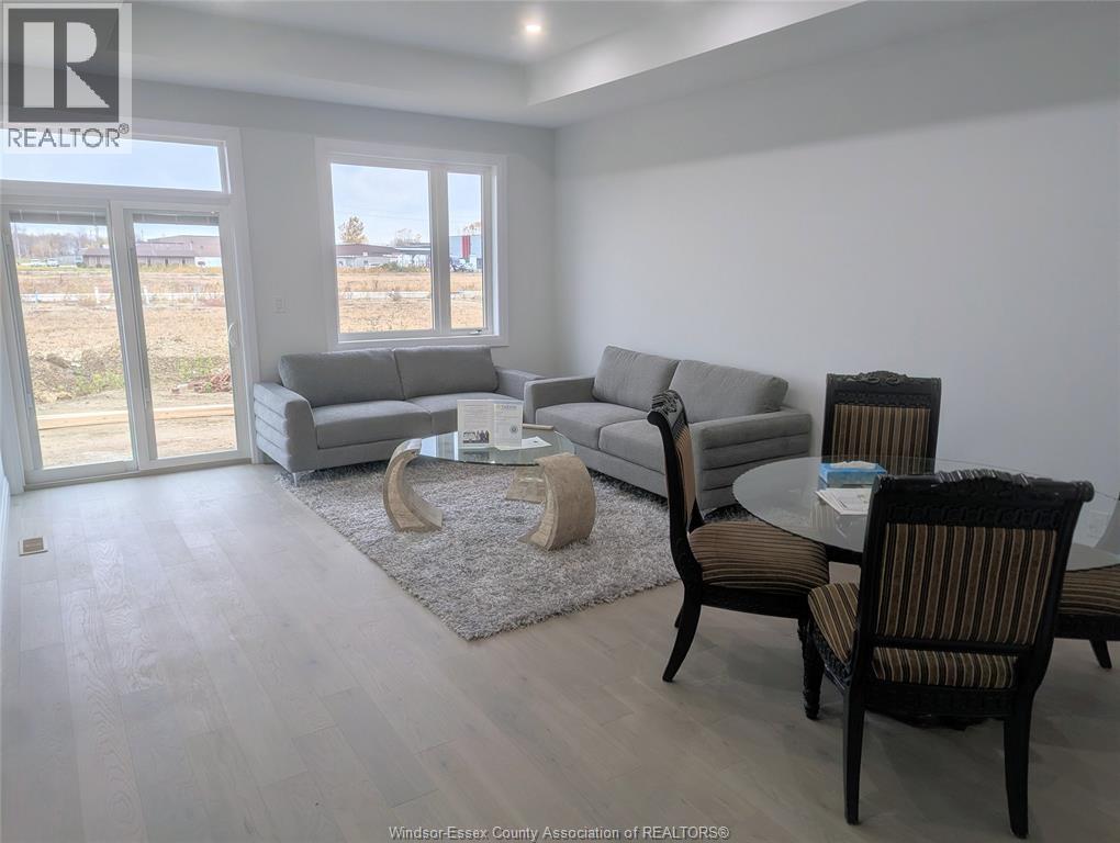 5219 Talia Trail, Tecumseh, ON - Indoor Photo Showing Living Room