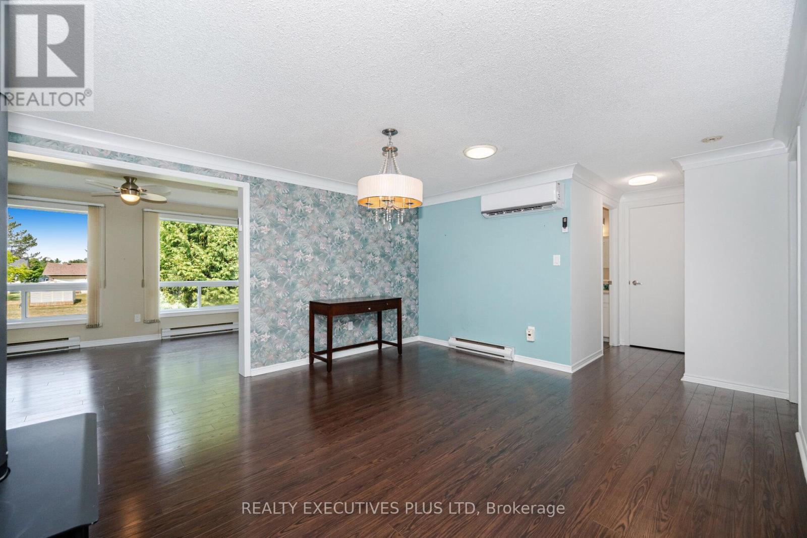 112 Tecumseth Pines Drive, New Tecumseth, ON - Indoor