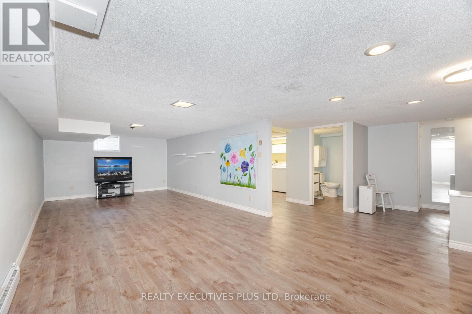 112 Tecumseth Pines Drive, New Tecumseth, ON - Indoor