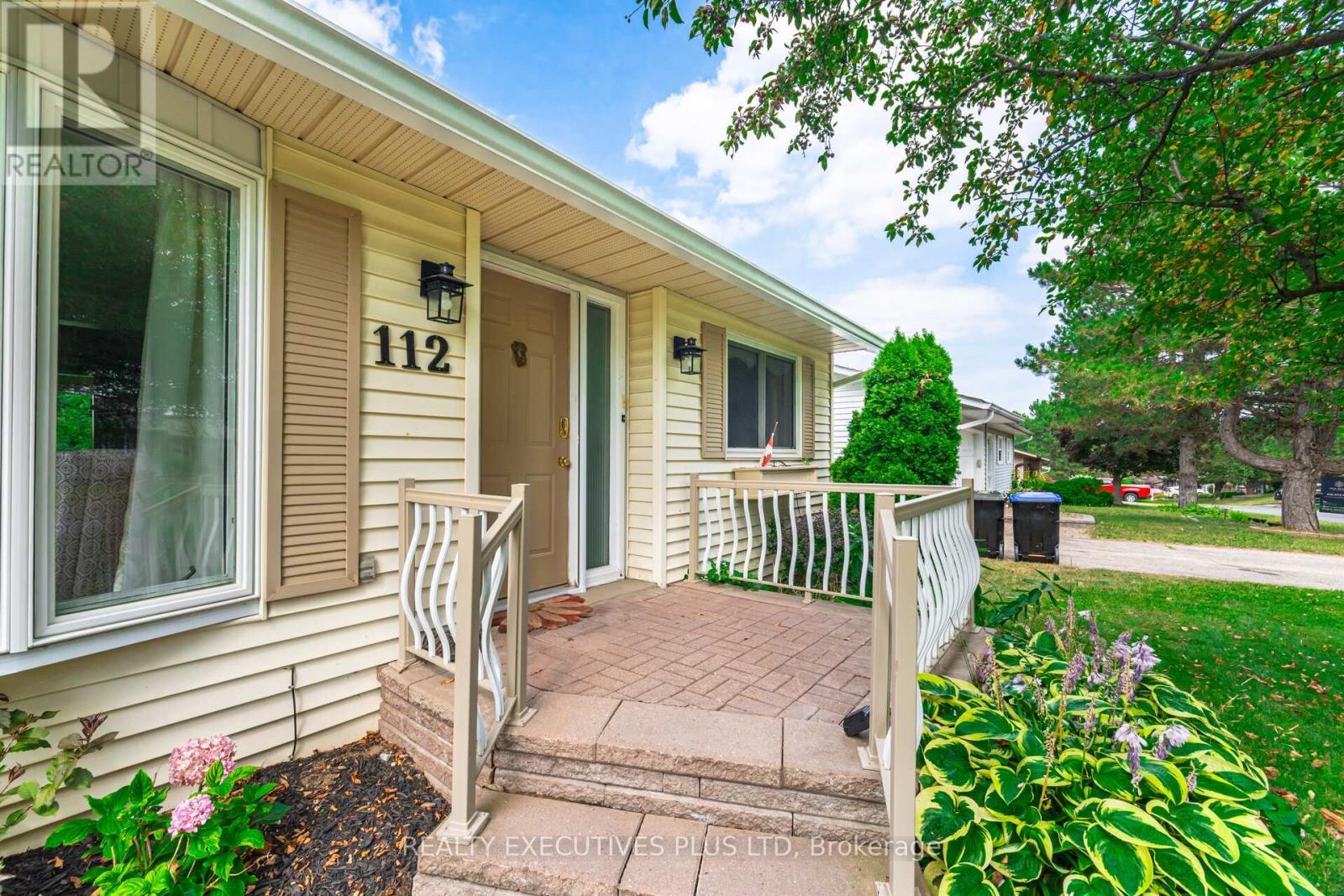 112 Tecumseth Pines Drive, New Tecumseth, ON - Outdoor With Deck Patio Veranda With Exterior