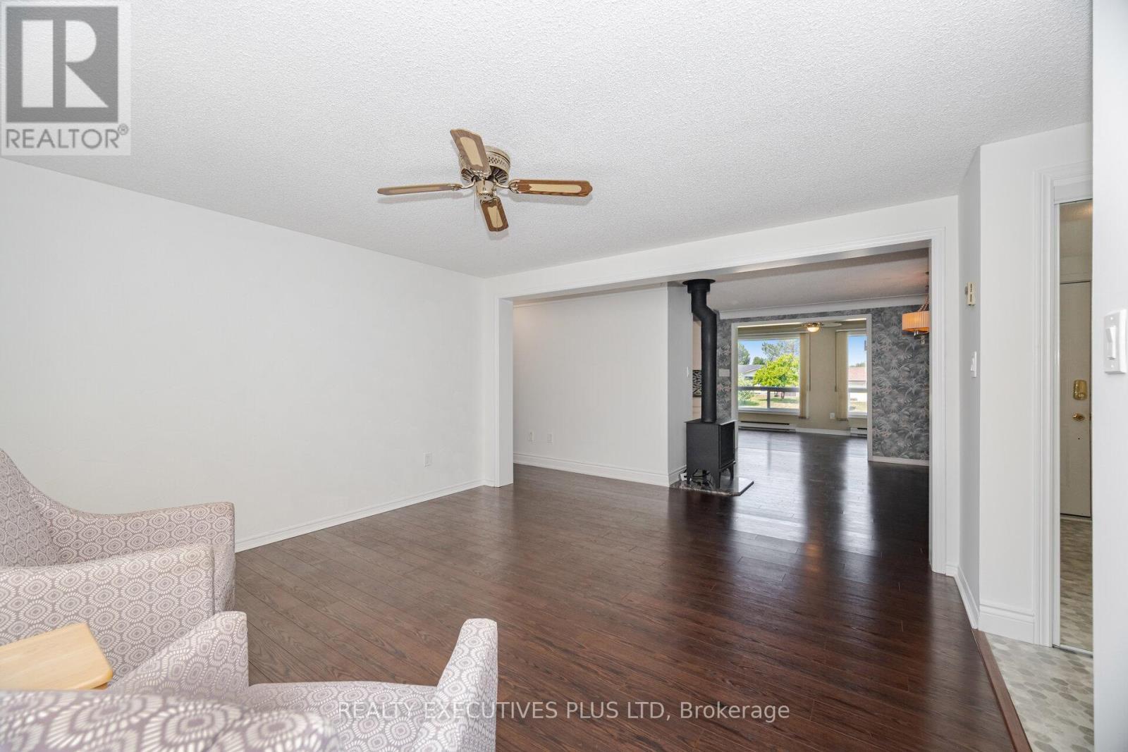 112 Tecumseth Pines Drive, New Tecumseth, ON - Indoor