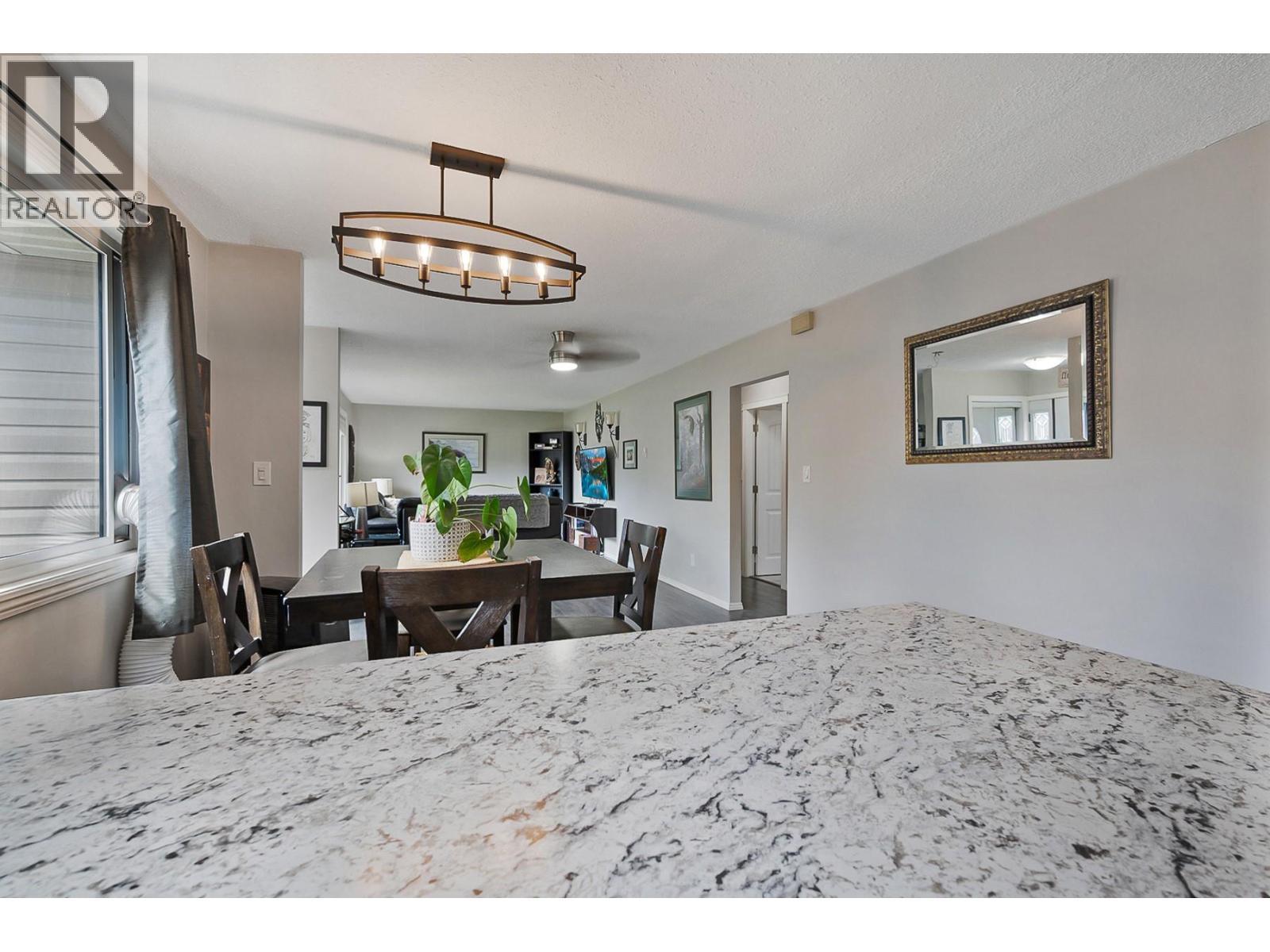 2305 39 Street, Vernon, BC - Indoor