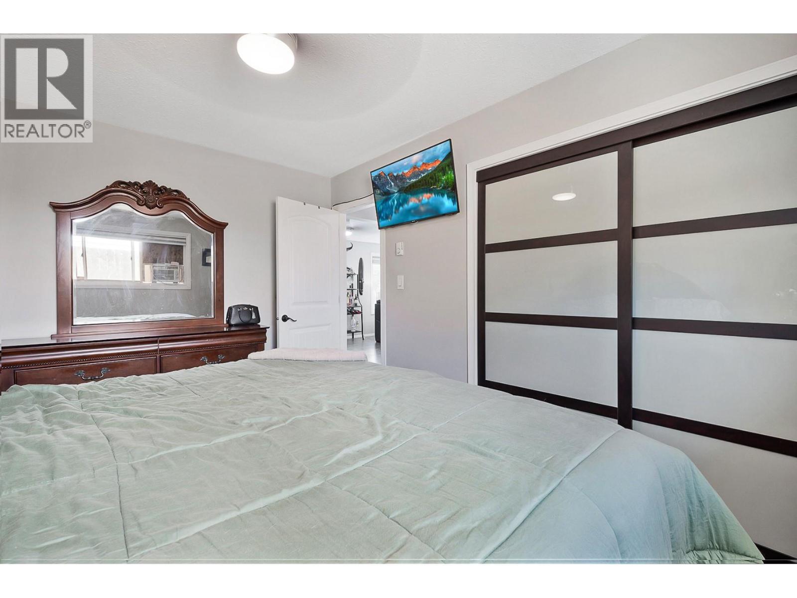 2305 39 Street, Vernon, BC - Indoor Photo Showing Bedroom